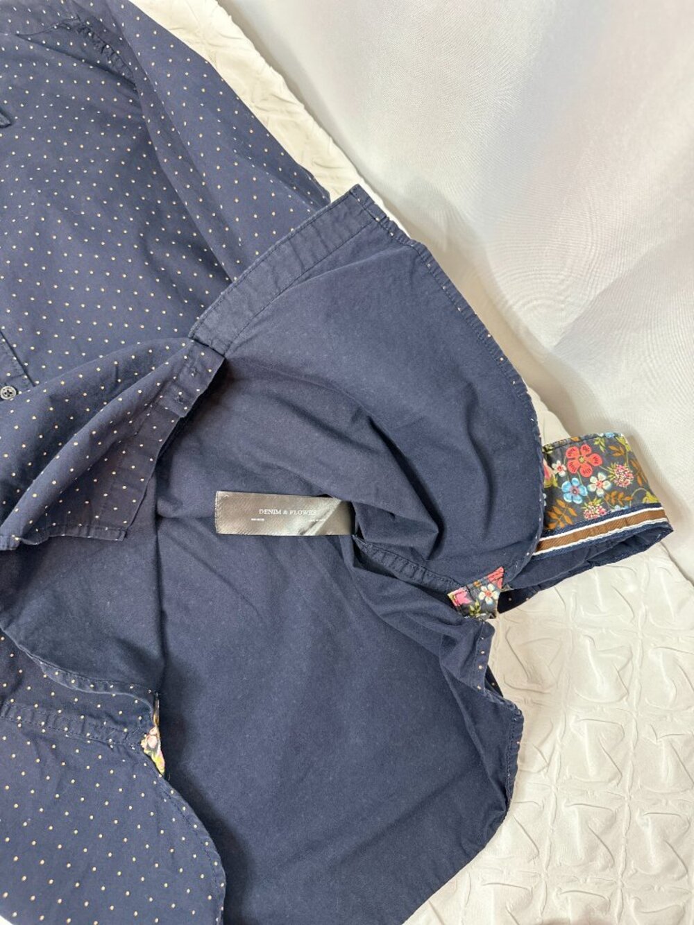 Denim & Flowers Lot of 2 Casual Button Down Shirts, SZ Large Preppy Dotted Birds - Picture 11 of 11